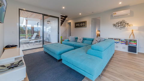 Sweeping Views Free Wifi & Netflix PET Friendly - Tourism Brisbane 6