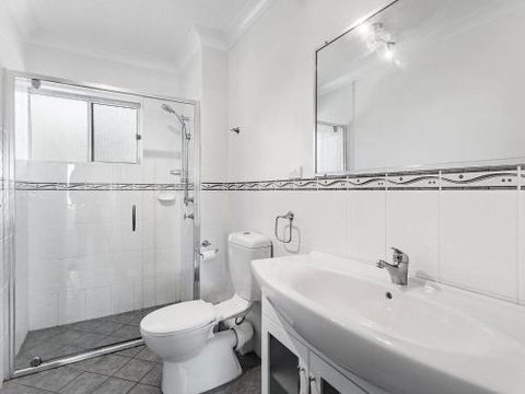 Bella Vista Unit 20 / 19 Shoal Bay Road - Tourism Brisbane 5