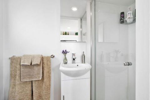 TINY HOME......BIG Views - Tourism Brisbane 3