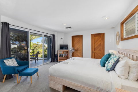 Zaffiro Beach House - Tourism Brisbane 1