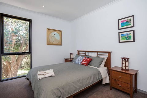 Beautiful Beachfront Apartment At Capel Sound - Tourism Brisbane 2