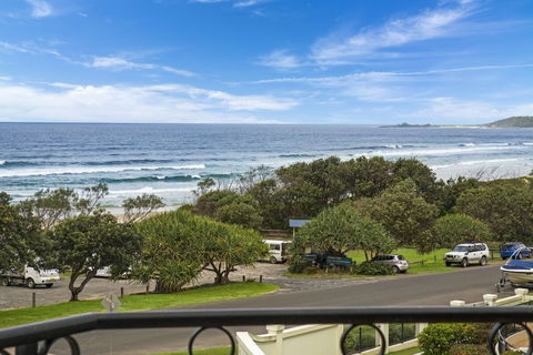 Breakers 2/12 - Tourism Brisbane 5