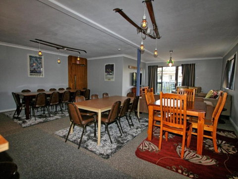 Blizzard Bunny Lodge - Brisbane Tourism 6
