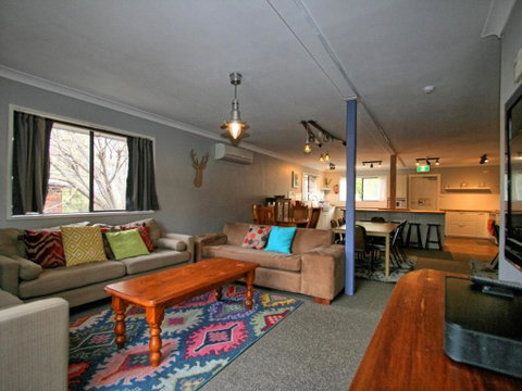 Blizzard Bunny Lodge - Brisbane Tourism 4
