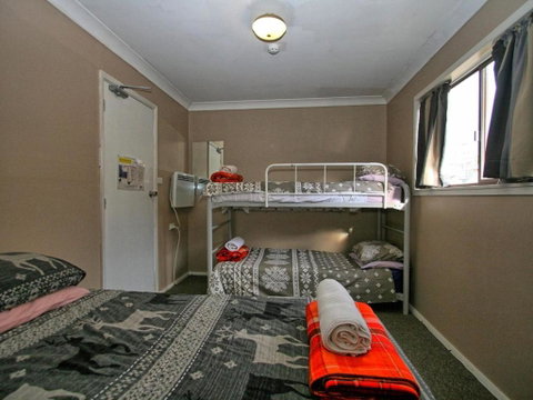 Blizzard Bunny Lodge - Brisbane Tourism 3