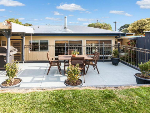 OCEAN SOUNDS Anglesea - Brisbane Tourism 2