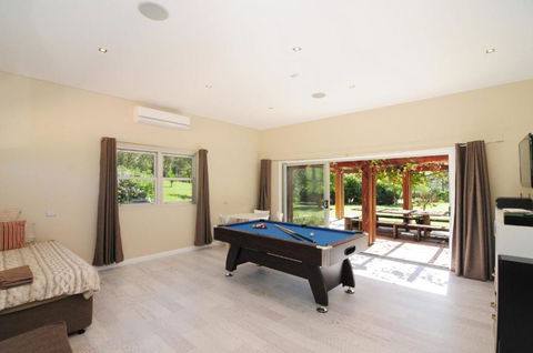 Bottlebrush Lodge Great Views & A Pool! - Tourism Brisbane 6