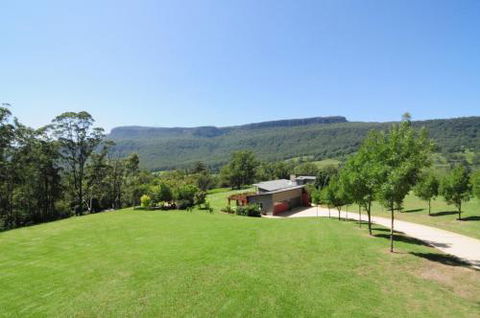 Bottlebrush Lodge Great Views & A Pool! - Tourism Brisbane 3