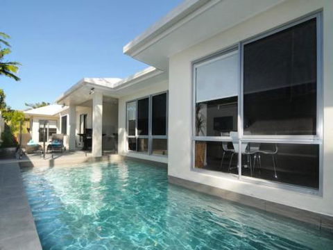 BEACH RETREAT At PALM COVE - Brisbane 4u 6
