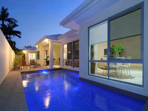 BEACH RETREAT At PALM COVE - Brisbane 4u 0