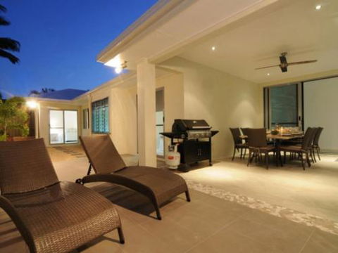 BEACH RETREAT At PALM COVE - Brisbane 4u 1