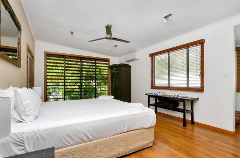 SANTORINIatPALM COVE - Brisbane 4u 6