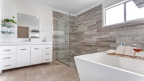 Sounds Of Sunshine 1 Upstairs Half Of House - Tourism Brisbane 1