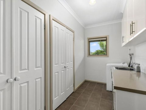 THE LOCH SURFSIDE WIFI NETFLIX PET FRIENDLY (OUTSIDE ONLY) - Brisbane 4u 3