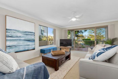 Beachfront On Marine - Tourism Brisbane 0