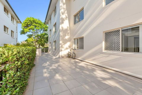 Beachfront On Marine - Tourism Brisbane 1