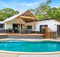11 Naiad Court Rainbow Shores Fantastic Family Retreat Swimming Pool 200m to beach Free Wi Fi - Tourism Brisbane
