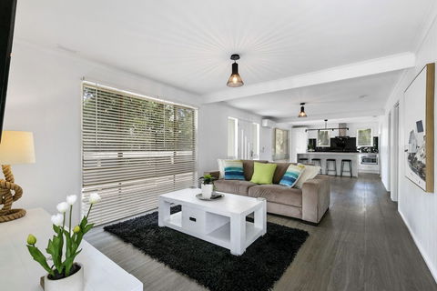 Beauty AND THE Peace - Inlet Side - Tourism Brisbane 1