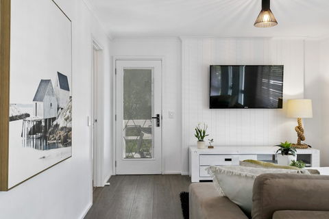 Beauty AND THE Peace - Inlet Side - Tourism Brisbane 2