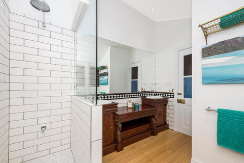 Gorgeous Home 3 Mins To Strand - Tourism Brisbane 6