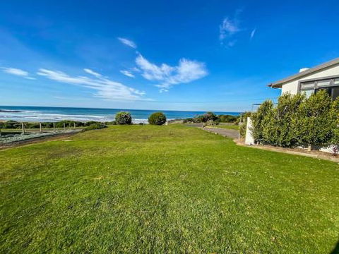 MAVI BEACH HOUSE Beachfront Wifi Views - Tourism Brisbane 6