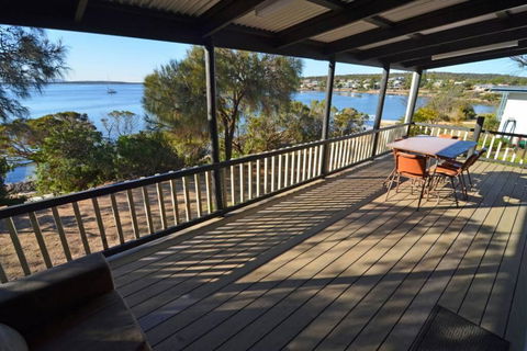CDC 625 Beach House Incl.rear 2BR Studio - Tourism Brisbane 6