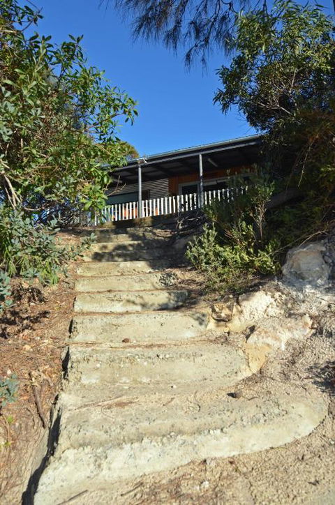 CDC 625 Beach House Incl.rear 2BR Studio - Tourism Brisbane 2