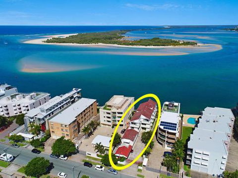 Unit 3 Pumicestone Quays Absolute Waterfront! - Brisbane 4u 6