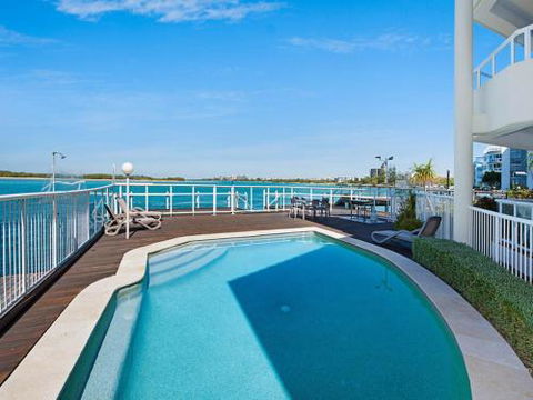Unit 3 Pumicestone Quays Absolute Waterfront! - Brisbane 4u 5