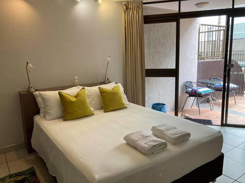 RENTAL: All $ InclusiveTidy Renovated Studio Apartment On The StrandPool - Tourism Brisbane 4