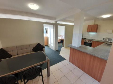 17 Lakeview Plaza - Brisbane Tourism 1