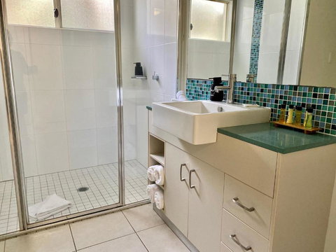 Lagoons Swim Out 2 Bedroom - Tourism Brisbane 1