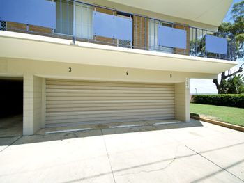 Shoal Towers Unit 6 / 11 Shoal Bay Road - Tourism Brisbane 1