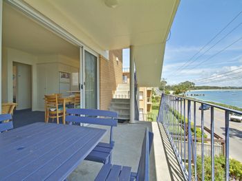 Shoal Towers Unit 6 / 11 Shoal Bay Road - Tourism Brisbane 6