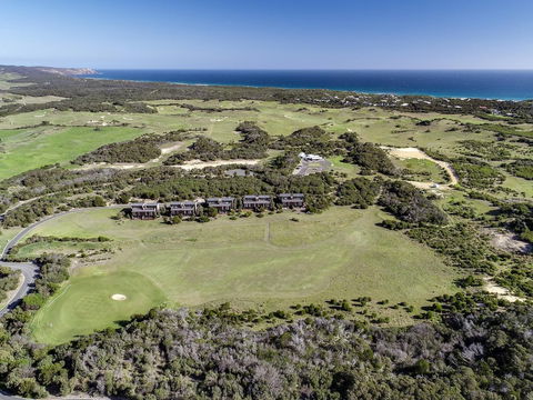DREW Stay On St. Andrews Top Rated Golf Course - Tourism Brisbane 2