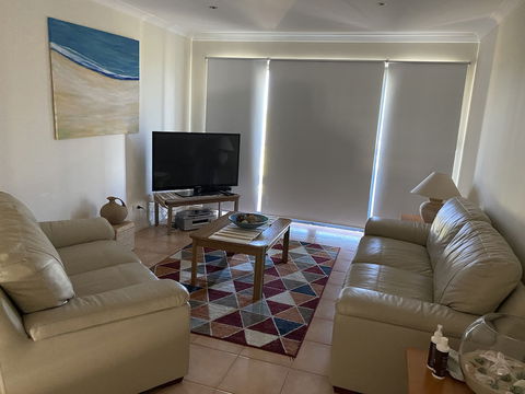 Seaview Apartment - Brisbane Tourism 3