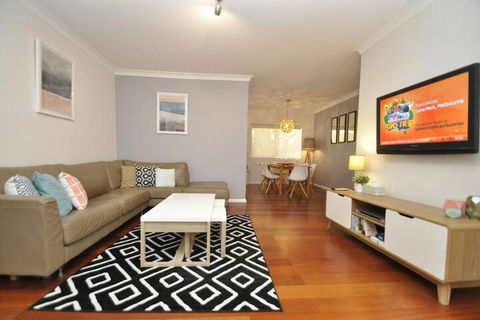 Parramatta Lennox 2 Bedroom - Tourism Brisbane 3