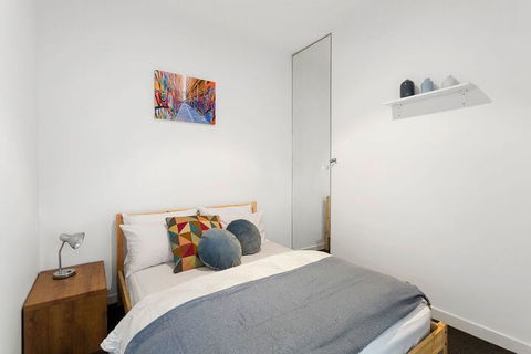 JOLI Directly Opposite MCG - Tourism Brisbane 1