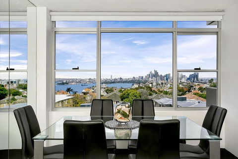 Modern Two Bedroom Apartment With Views HARIS - Tourism Brisbane 6