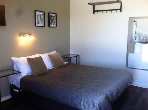 Greenleigh Cooma Motel - Tourism Brisbane 6