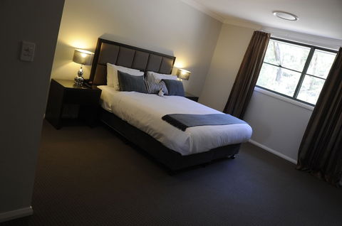 Riverside Oaks Golf Resort - Brisbane Tourism 2