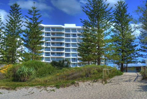 Solnamara Beachfront Apartments - Tourism Brisbane 3