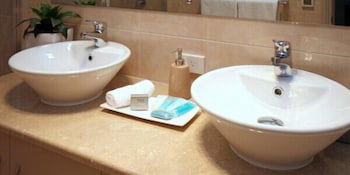 Casavino Luxury Villas - Tourism Brisbane 0