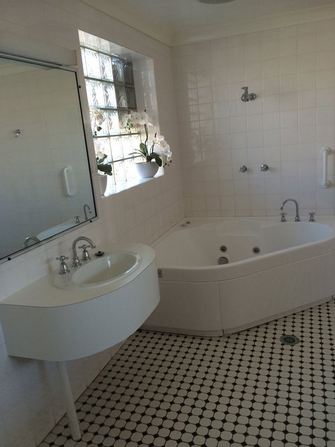 Tumut Valley Motel - Brisbane Tourism 3