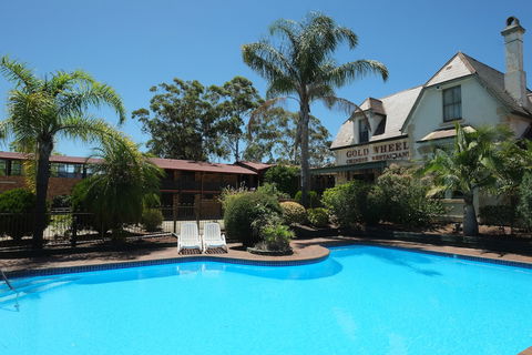 Maclin Lodge Motel - Tourism Brisbane 3
