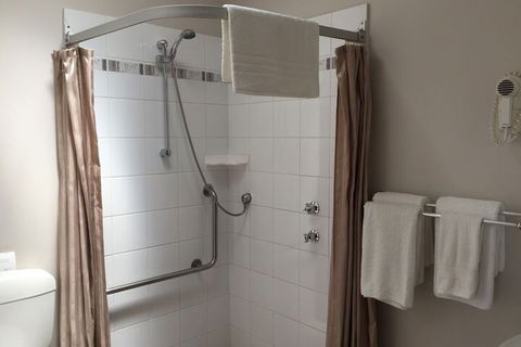 The Noble Grape Guesthouse - Tourism Brisbane 4