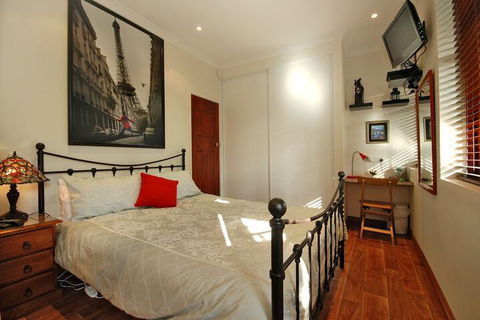 Above Bored Bed & Breakfast - Tourism Brisbane 7