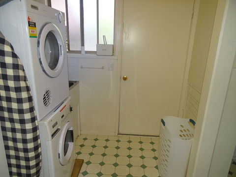 Beachwalk Cottage - Brisbane 4u 1