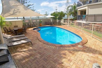 Bayview Beach Holiday Apartments - Tourism Brisbane 1