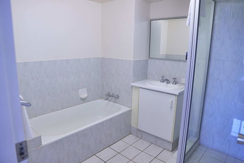 Bayview Beach Holiday Apartments - Tourism Brisbane 3
